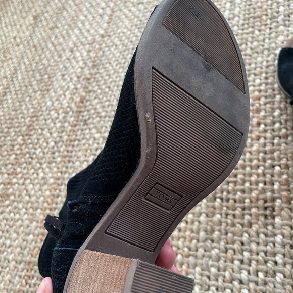 Toms Majorca Perforated Suede Peep Toe Block Heel Ankle Boots | Black 7.5 - Picture 3 of 5